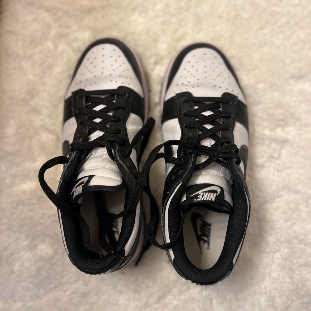Women’s Nike Panda Low Dunk Sneakers